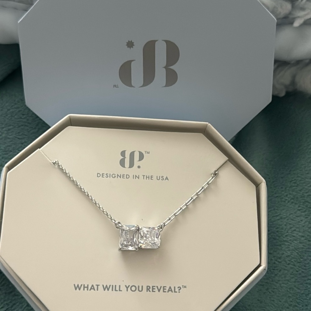 BOMB party necklace RBP5501
Something On Your Mind